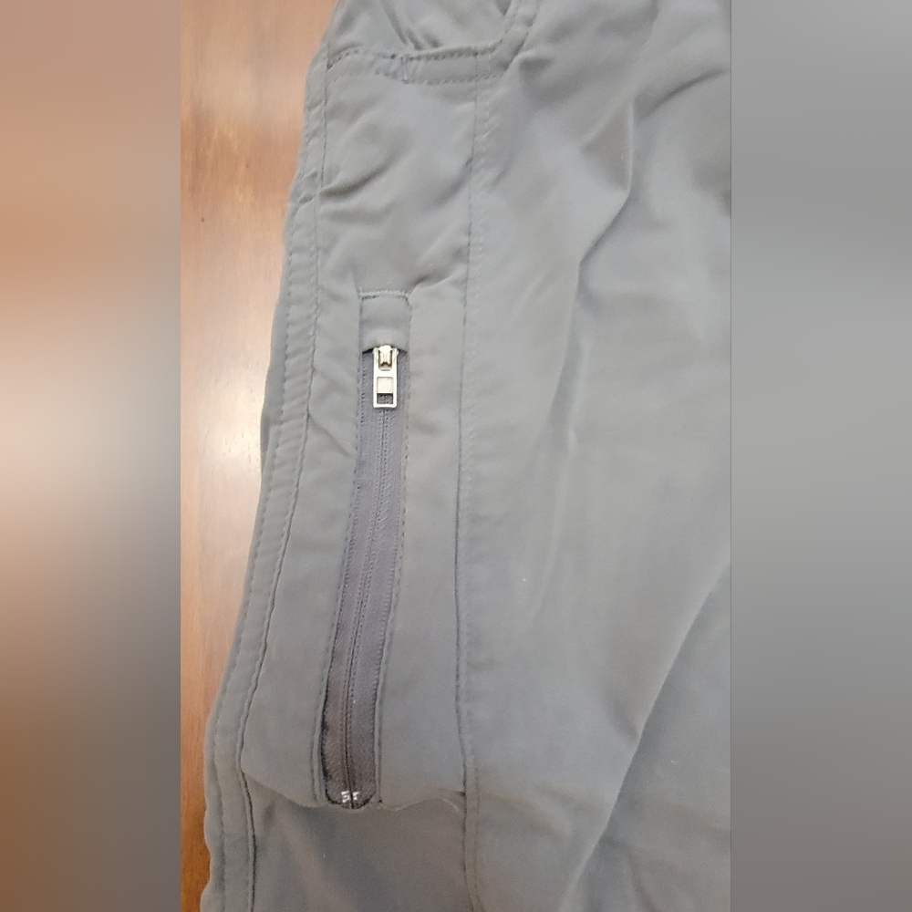 Columbia Capri pants - gray - size 6 - Picture 3 of 5